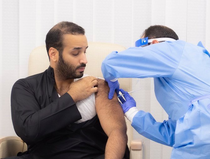 Saudi Crown Prince Mohammed bin Salman receives his first dose of a coronavirus vaccine on Dec. 25, 2020. (SPA)