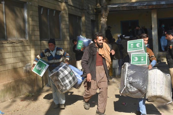 KSrelief workers distribute winter relief goodies to the needy in Shangla, Pakistan. (SPA)