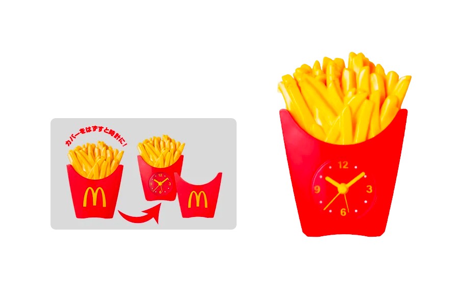 Inside the tote, purchasers can find a clock that takes the form of McDonald’s fries, a mug, and a pouch, along with a ¥500 JPY gold gift card. (McDonald's Japan)