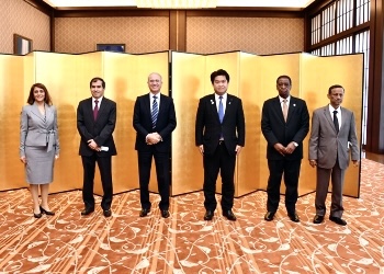 State minister Washio highlighted the importance of global health in Japan’s foreign policy in response to the COVID-19 and reiterated Japan’s commitment to work with countries represented at lunch. (MOFA)