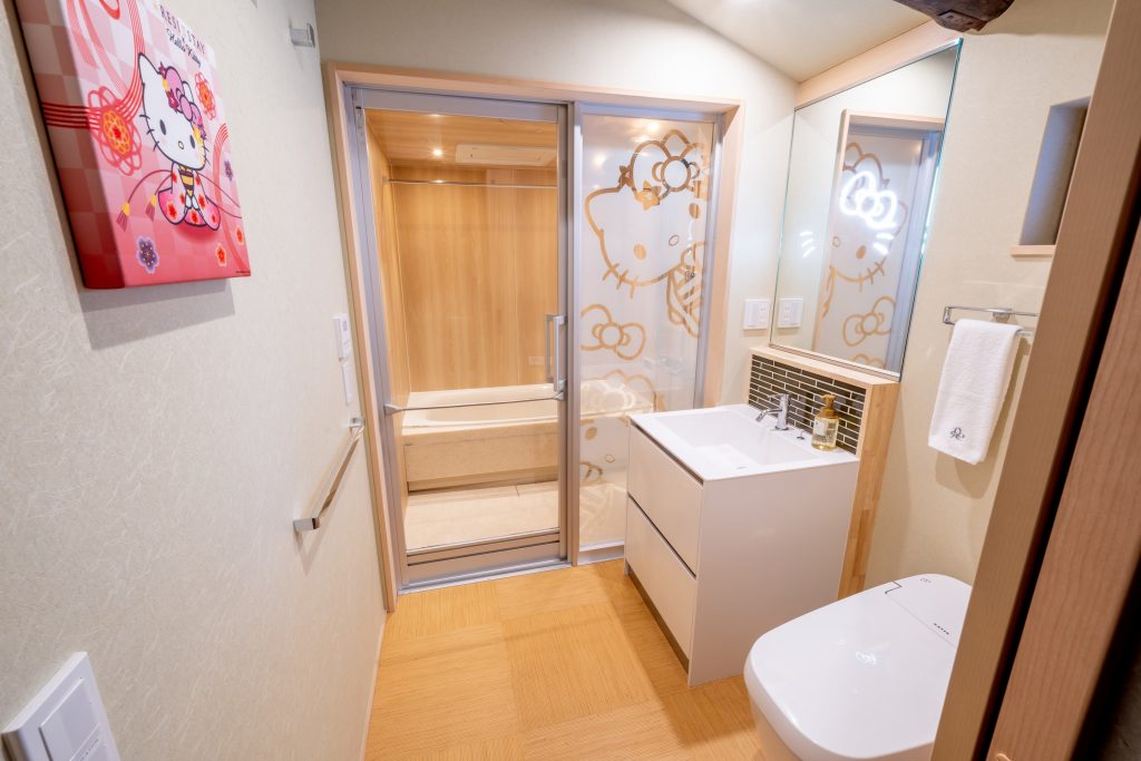 Four guests can fit in the room, that includes both a kitchenette and bathroom adorned with Hello Kitty illustrations, with rates at ¥19,545 ($188.40) per person. (Resi Stay)