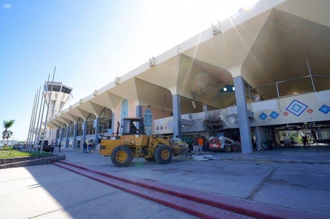 The Saudi Development and Reconstruction Program for Yemen (SDRPY) formed a team to detect the damages to Aden airport, following a missile attack. (SPA)