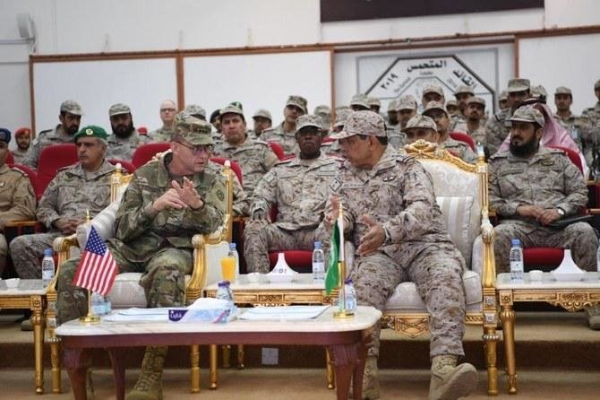 Royal Saudi Land Forces and US Army troops gather for a ceremony in one of their latest joint military exercises. (SPA)