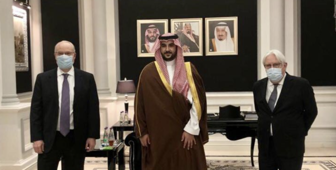Prince Khalid bin Salman and Timothy Lenderking discussed Saudi Arabia’s commitment to finding a solution to the conflict and supporting Yemenis. (File/@StateDept_NEA)