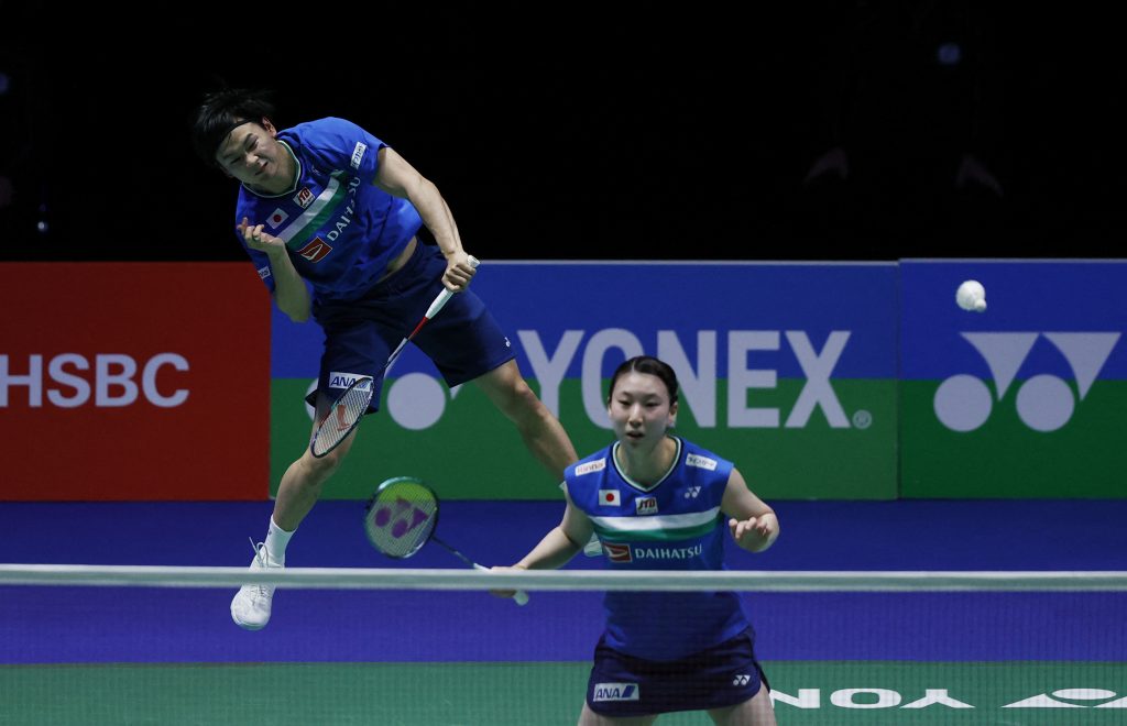 In the mixed doubles final, Yuta Watanabe and Arisa Higashino beat the fellow Japanese pair of Yuki Kaneko and Misaki Matsutomo 2-0, winning the title for the first time in three years. It was their second championship at the All England Open. (AFP)