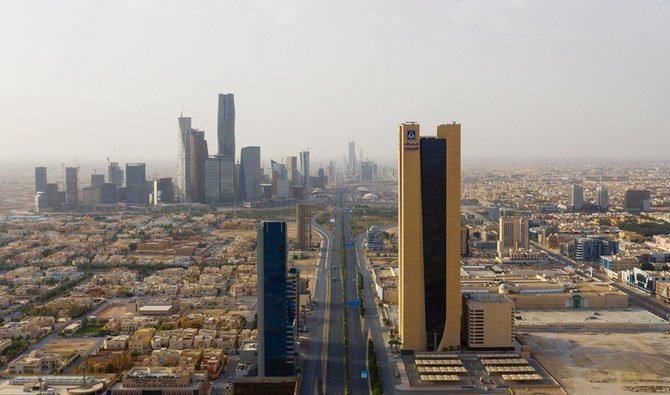 Expat workers have greeted the reform package enthusiastically, saying it offers them greater choice and support in employment. (SPA)