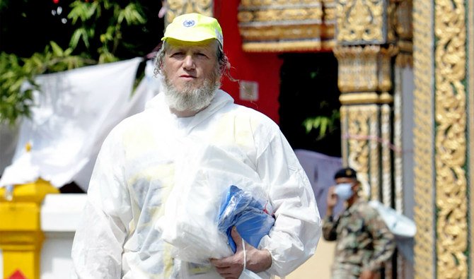 In this Jan. 5, 2005 file photo, Yehuda Meshi-Zahav, head of Israel's renowned ZAKA rescue service, arrives at the Yan Yao Buddhist temple in Takuapa, Thailand. (AP)