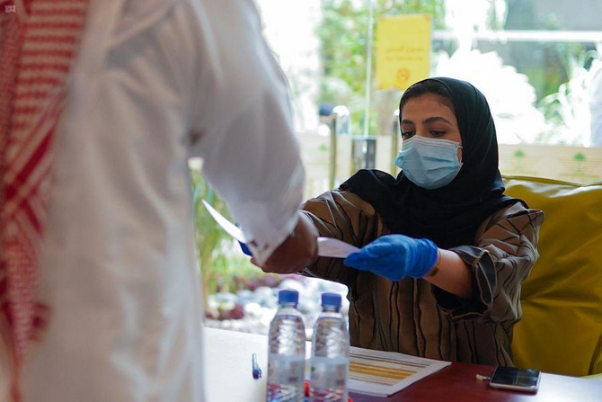Saudi Arabia announced six deaths from COVID-19 and 381 new infections on Thursday. (File/SPA)