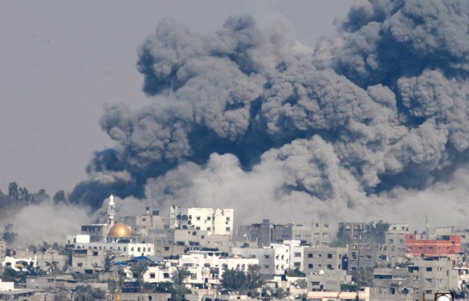 Smoke rises following what witnesses said were Israeli air strikes in the east of Gaza City. (File/Reuters)