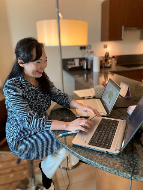 Japanese language instructor at JICE, Yumi Kobayashi, giving an online course. (Supplied)