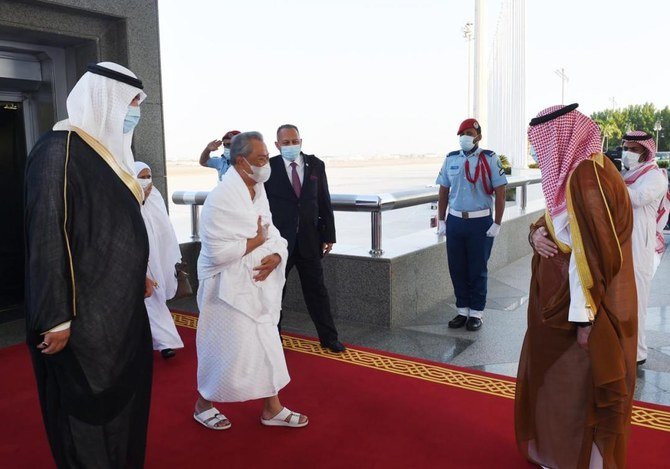 Muhyiddin Yassin was received by officials on arrival at King Abdulaziz International Airport. (SPA)