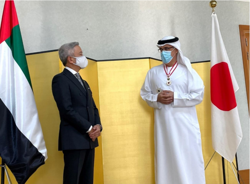During the ceremony which was held at the Consulate-General of Japan in Dubai, the Consul-General Mr. SEKIGUCHI awarded the decoration and the diploma to H.E. Al Mualla. (Consulate-general of Japan/ @japan_cons_dubai)