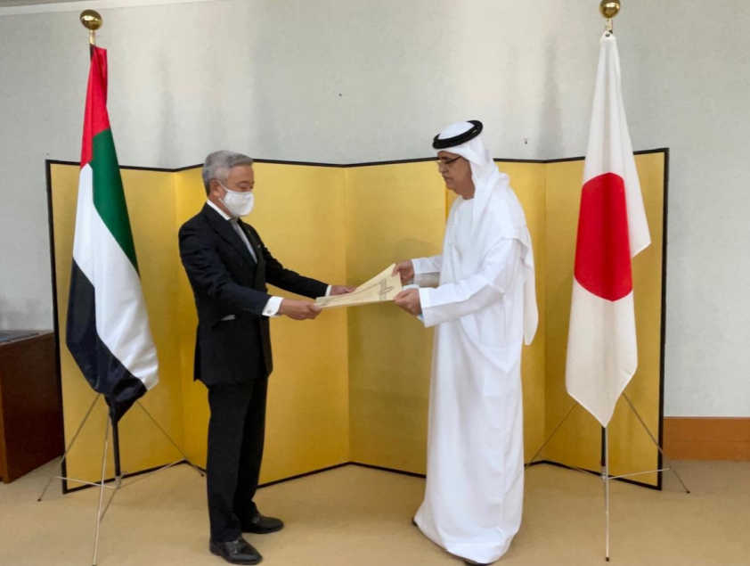 During the ceremony which was held at the Consulate-General of Japan in Dubai, the Consul-General Mr. SEKIGUCHI awarded the decoration and the diploma to H.E. Al Mualla. (Consulate-general of Japan/ @japan_cons_dubai)