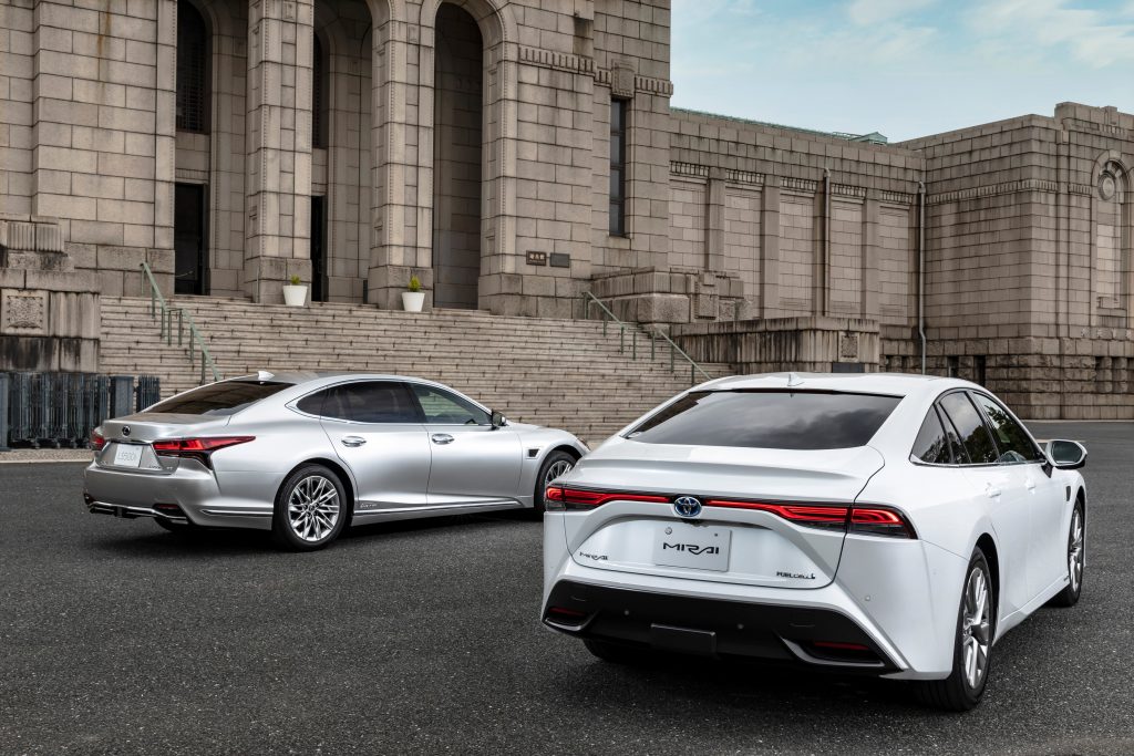Lexus LS and Toyota Mirai cars in front of the Meiji Memorial Picture Gallery in Shinjuku, Tokyo in this undated handout photo. (Toyota/Handout via REUTERS)