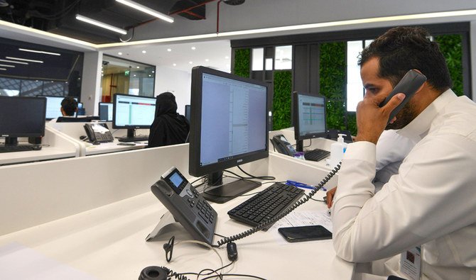 Employees work at the Saudi National Health Emergency Operations Center (NHEOC) in Riyadh. (AFP file photo)