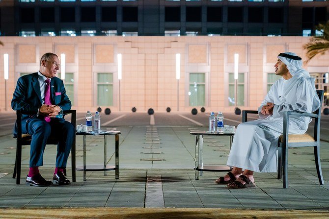 Abdullah bin Zayed (right), Minister of Foreign Affairs and International Cooperation, receives Zvi Heifetz (left), Israeli envoy to GCC States. (File/WAM)