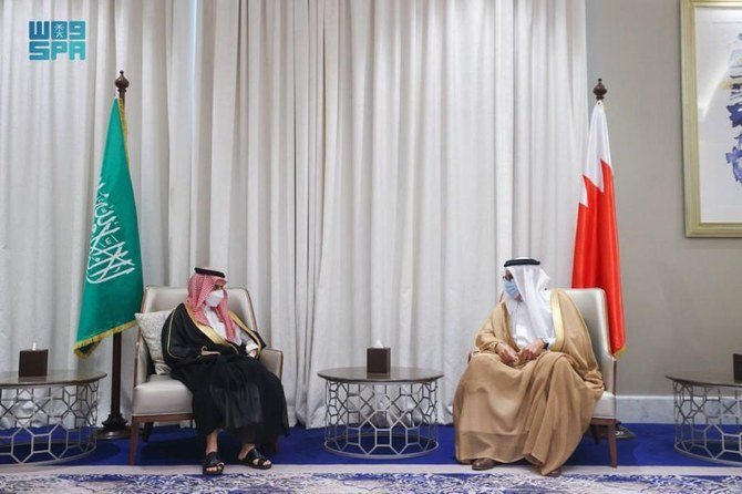 Saudi Foreign Minister Prince Faisal bin Farhan meets his Bahraini counterpart Abdullatif Al-Zayani in Manama. (SPA)