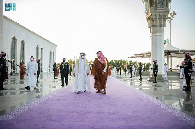 Saudi Arabia’s Crown Prince Mohammed bin Salman receives his Abu Dhabi counterpart Mohammed bin Zayed in Jeddah. (SPA)