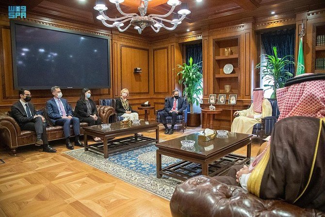 Saudi Arabia’s Minister of State for Foreign Affairs Adel Al-Jubeir and the Kingdom’s ambassador to the US Princess Reema bint Bandar meet with a visiting US delegation. (SPA)