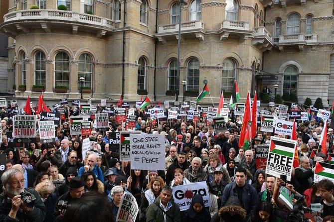 Demonstrators gather for a march calling for justice for Palestinians in central London on May 11, 2019. (Photo by Daniel Leal-Olivas / AFP)