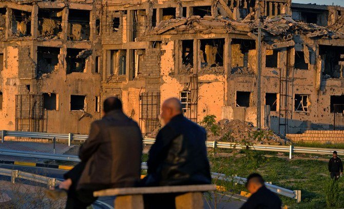 The return of dozens of Iraqi families suspected of links to the Daesh group from Syria to Mosul has sparked fears among residents of a region who lived through the horrors of Daesh rule. (File/AFP)