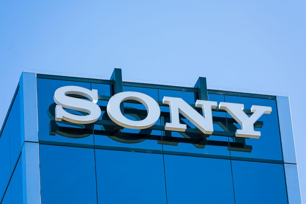 In fiscal 2020, which ended in March, Sony Group's consolidated net profit topped 1 trillion yen for the first time ever. Hitachi also saw its net profit reach record heights. (Shutterstock)