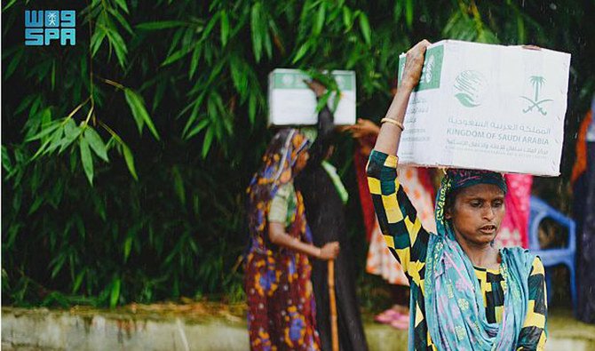 KSrelief distributes food baskets, provides medical services to refugees. (SPA)