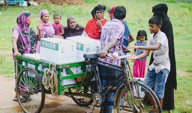 KSrelief distributes food baskets, provides medical services to refugees. (SPA)