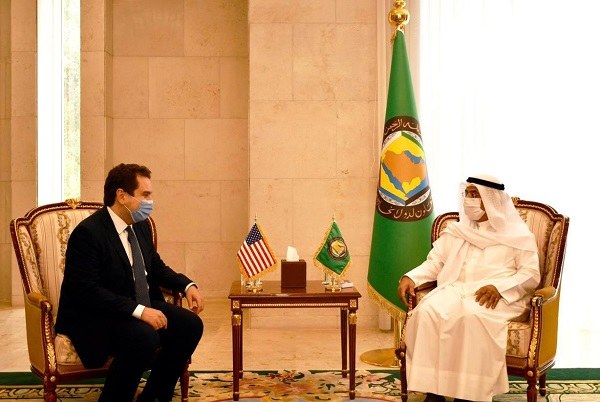 Dr. Nayef Al-Hajraf, secretary-general of the Gulf Cooperation Council, meets Daniel Benaim, US deputy assistant secretary of state for Arabian Peninsula affairs. (GCC)