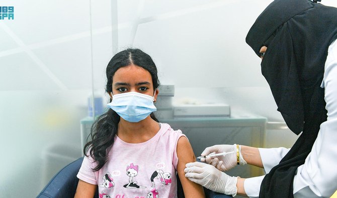 Saudi health authorities expanded the coronavirus disease vaccination to include children aged 12-18. (SPA)