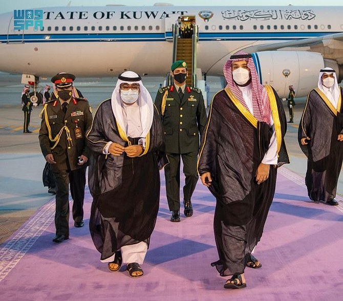 Saudi Arabia’s Crown Prince Mohammed bin Salman receives his Kuwaiti counterpart Sheikh Meshal Al-Ahmed Al-Jaber Al-Sabah in Riyadh. (SPA)