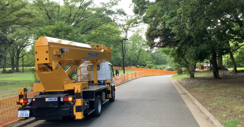 The project envisions cutting down trees that are over 8 meters high and pruning others to accommodate more than 35,000 people a day to watch sports events. (ANJP)