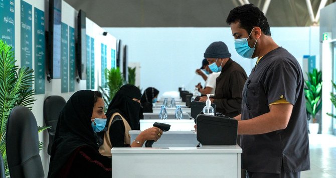 Saudi Arabia has vaccinated 17,955,015 people. (SPA)