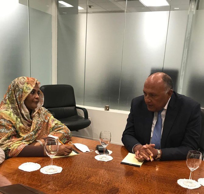 Egypt’s Foreign Minister Sameh Shoukry meets Sudanese counterpart Mariam Sadiq Al-Mahdi in New York. (Twitter/@MfaEgypt)