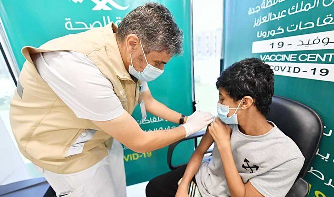 The health authorities continue to vaccinate people of different age groups at 587 centers established across the Kingdom. (SPA)