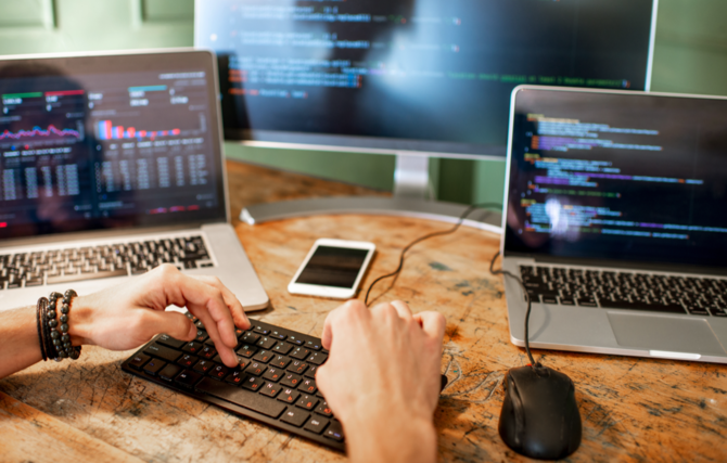 Tuwaiq Academy became Apple’s first educational training center in the Middle East after it was included in its AATCE program. (Shutterstock)