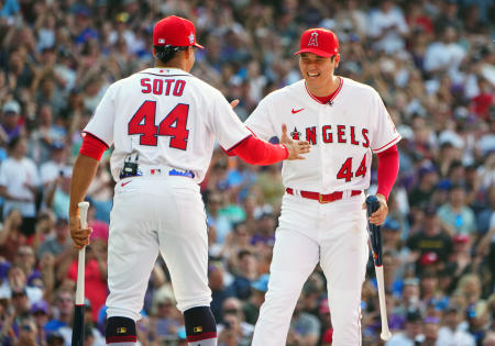 Washington Nationals right fielder Juan Soto greets Los Angeles Angels designated hitter/starting pitcher Shohei Ohtani during introductions in the 2021 MLB Home Run Derby. (USA TODAY Sports)
