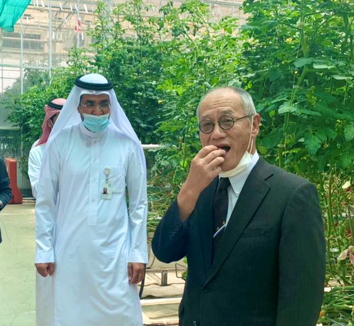 Fumio visited the center to observe the work being done by Estidamah and shared his thoughts on twitter regarding the visit. He highlighted their achievements and expressed his respect and appreciation for their contribution. (Twitter/@JapanEmbassyKSA)