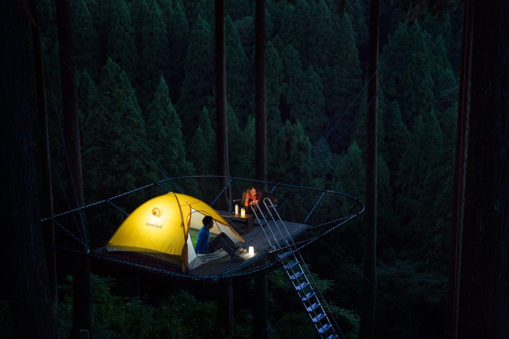 The adventure park offers two accommodation types, one being the tent for a more authentic experience, a park cabin for ¥32,000, or a cottage for ¥19,000. (Tree Picnic Adventure Ikeda)