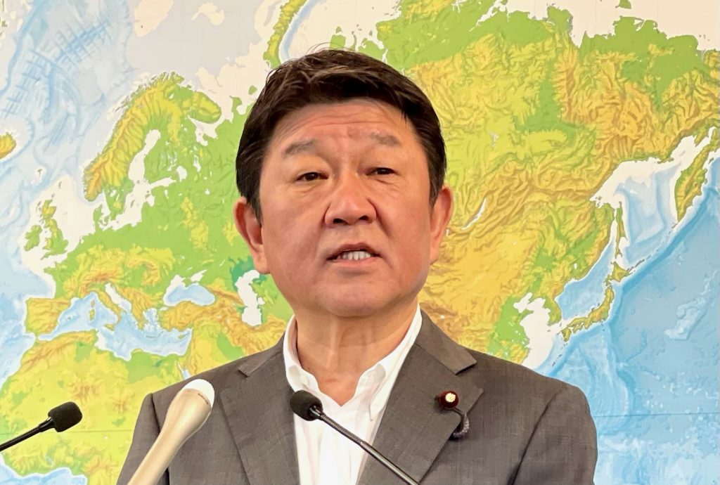 Foreign minister Motegi answers a question at a press conference held on July 6 at the foreign ministry building in Tokyo (ANJ photo)