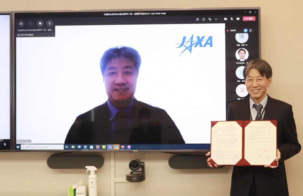 Left: Junichi Sakai, Director of the Human Spaceflight Technology Center from JAXA, Right: Fumio Sakamoto, Executive Officer and Vice President of the Engineering Solutions Center from JGC (photo courtesy of JGC)