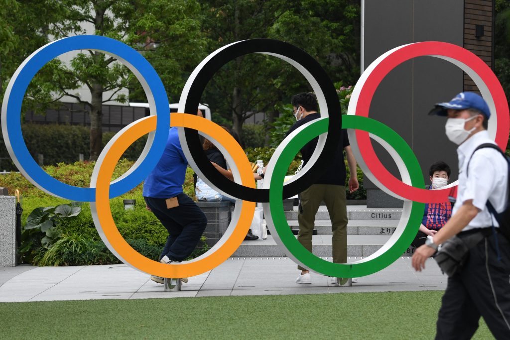 After the Tokyo Games officially began on July 23 with an opening ceremony featuring a performance inspired by pictograms of Olympic sports and a show of drones forming a revolving globe over the stadium, many are interested in what attractions will be in the closing event. (AFP)