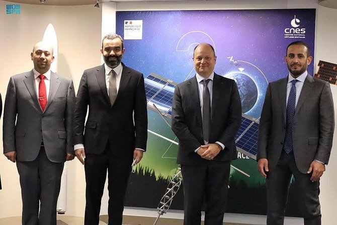 Saudi Minister of Communications and Information Technology Abdullah Al-Swaha met Lionel Suchet, COO of French National Center for Space Studies. (SPA)