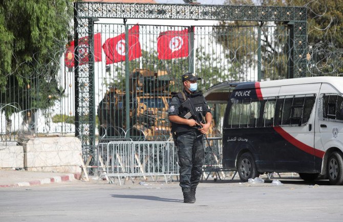 Security forces cordoned off the headquarters of the Anti-Corruption Committee on Friday. (Reuters/File)
