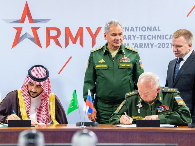 Prince Khalid signed the agreement alongside Colonel General Alexander Fomin. (Twitter: @kbsalsaud)