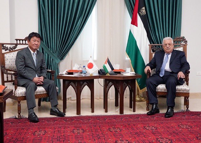 On August 17, Motegi met with Abbas to discuss Japan-Palestine cooperation and the overall situation in the Middle East. (Twitter/Motegi)