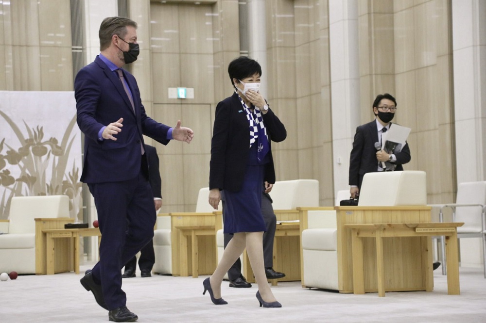 Andrew Parson, President of IPC, met Tokyo governor Yuriko Koike on Monday at the Tokyo Metropolitan Government building. (ANJ/Pierre Boutier)