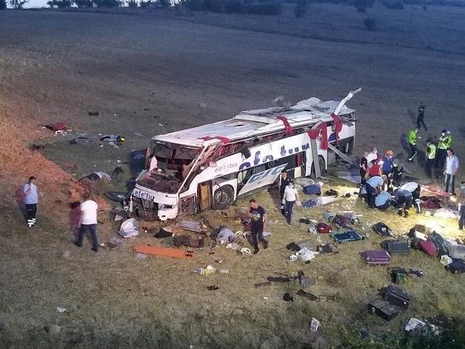 The crashed bus in Balikesir. (File/IHA)