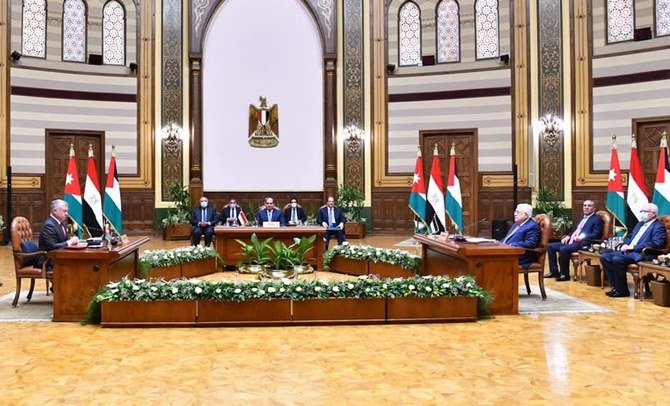 President Abdel Fattah El-Sisi receives Jordan’s King Abdullah and Palestinian President Mahmoud Abbas at the presidential palace. (Spokesman of the Egyptian Presidency)