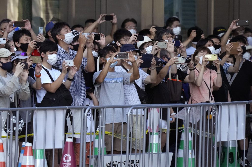 New infection cases in the Japanese capital fell by 411 from a week before, marking the 27th consecutive day of week-on-week decline.